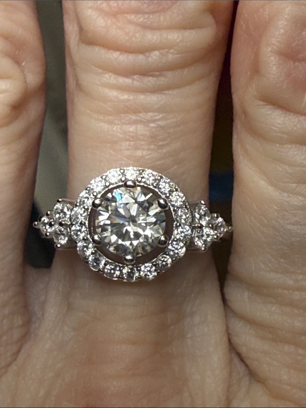 Classic White GRA CERTIFIED MOISSANITE DIAMOND 1CT Halo Ring 925 Sterling Silver